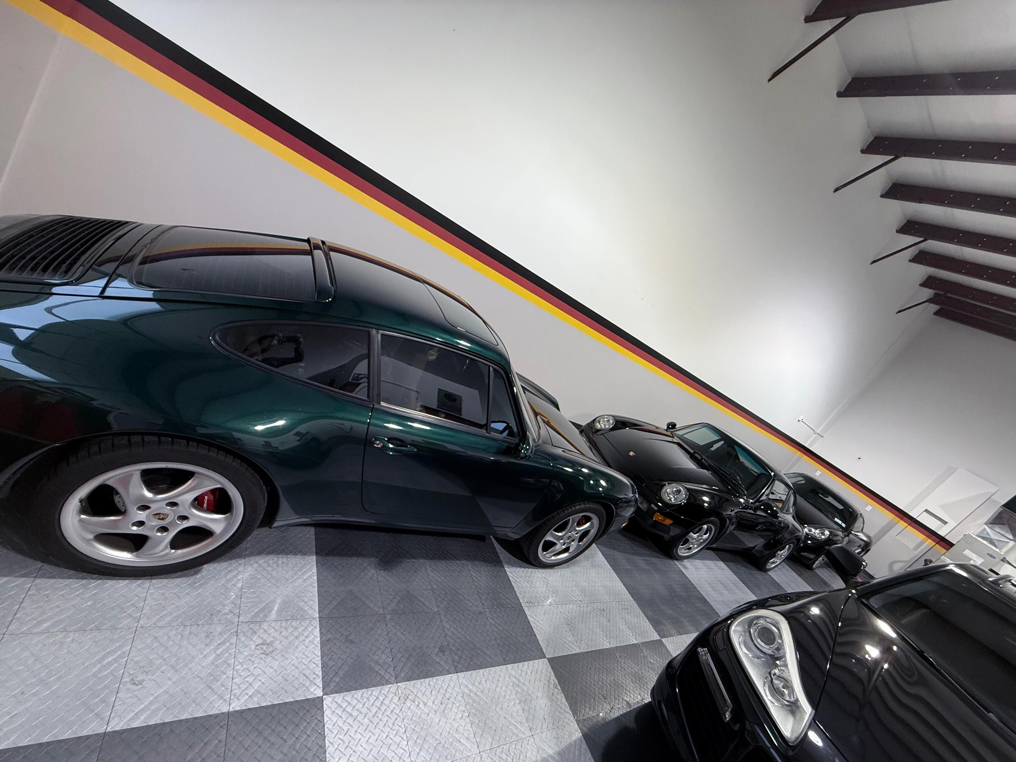 Collector car storage facility – clean indoor climate-controlled storage for sports cars and classic cars in Williamsburg and Yorktown, Virginia.